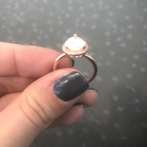 Gorgeous cubic zirconia ring! - Picture 3 of 3